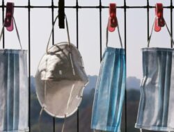 Bukan Masker Basah, Kemenkes Ungkap Jenis Masker yang Ampuh Tangkal Abu Vulkanik