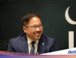 Potret Alvin Tedjo Kesenangan Jajan, Beli Hot Dog Supermarket hingga Durian Shake