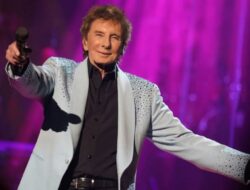 Mutakhir Comeback, Barry Manilow Batalkan Pentas Musik Hingga Las Vegas Lantaran Sakit
