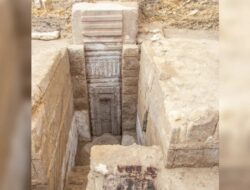 Bersama Sebab Itu Pembisik Firaun, Makam Penjaga Gerbang Di Alam Baka Ditemukan