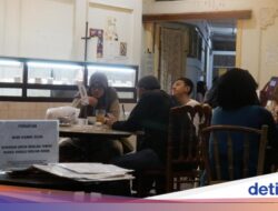 Kedai Roti Ke Bandung yang Ramainya Nggak Kenal Jam 